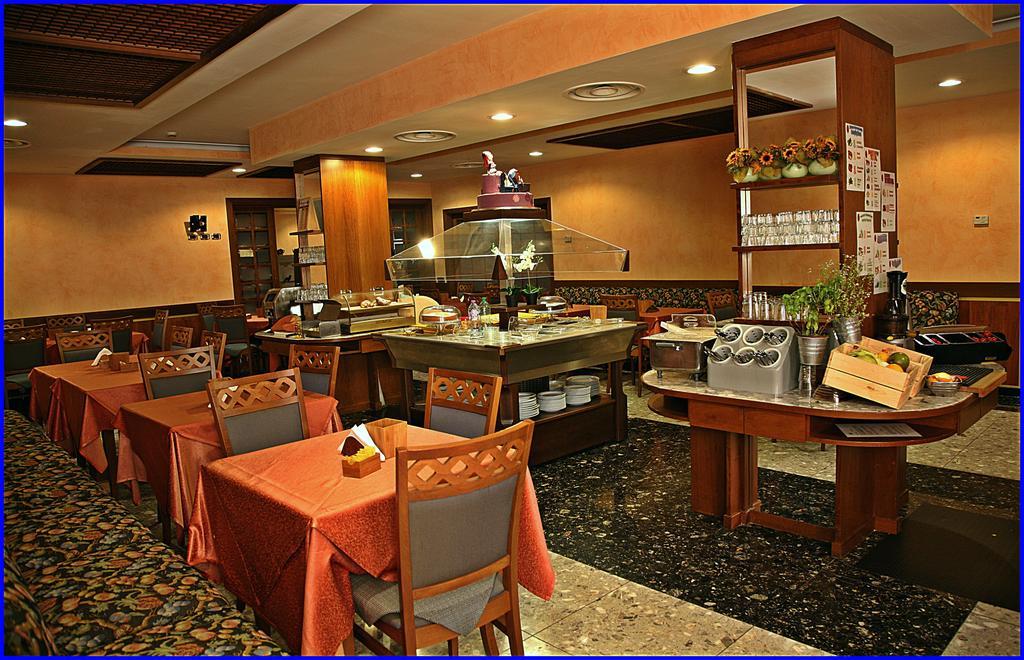 Meeting Hotel